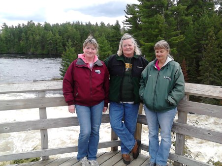 kettle falls debbie, rosalyn and beth