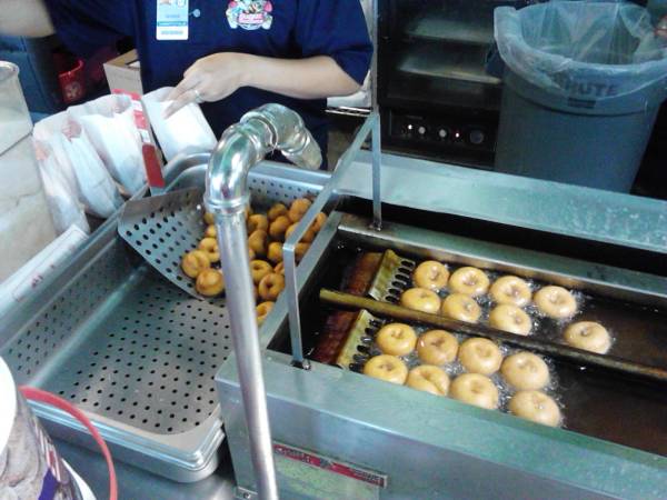 mini donuts cooking