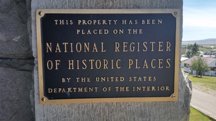 castle historic plaque