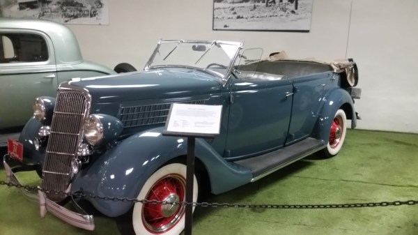 1935 Ford V-8 Phaeton (Medium)