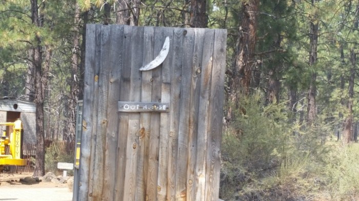 bo outhouse (Medium)