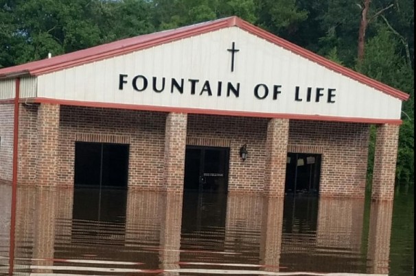 13762623_1471318825.6839