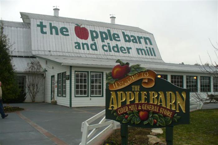 the-apple-barn-with-sign